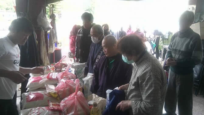 2016年三月份台南恩友福助貧窮，發放愛心物資活動。